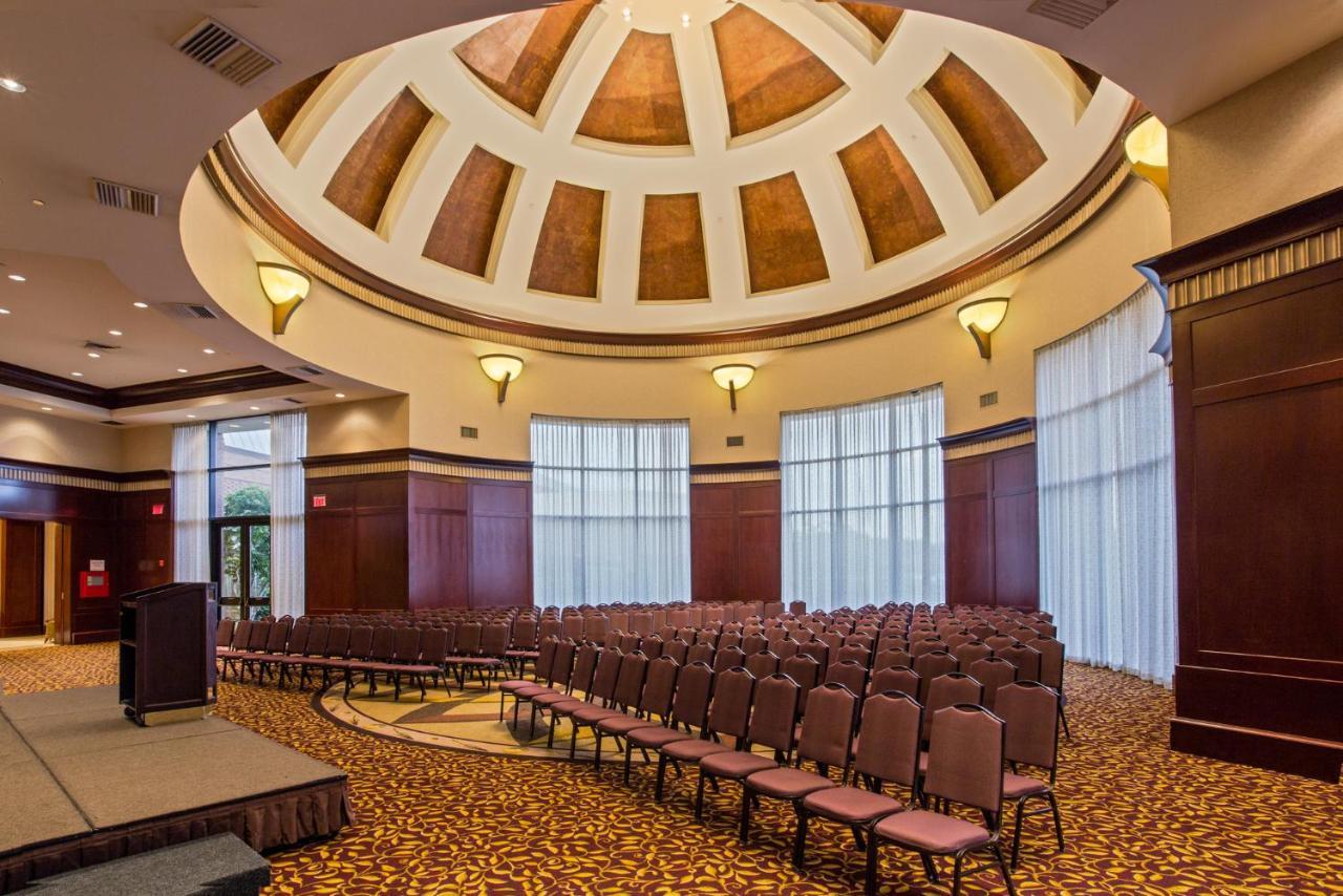 Crowne Plaza Providence-Warwick Hotel Екстериор снимка