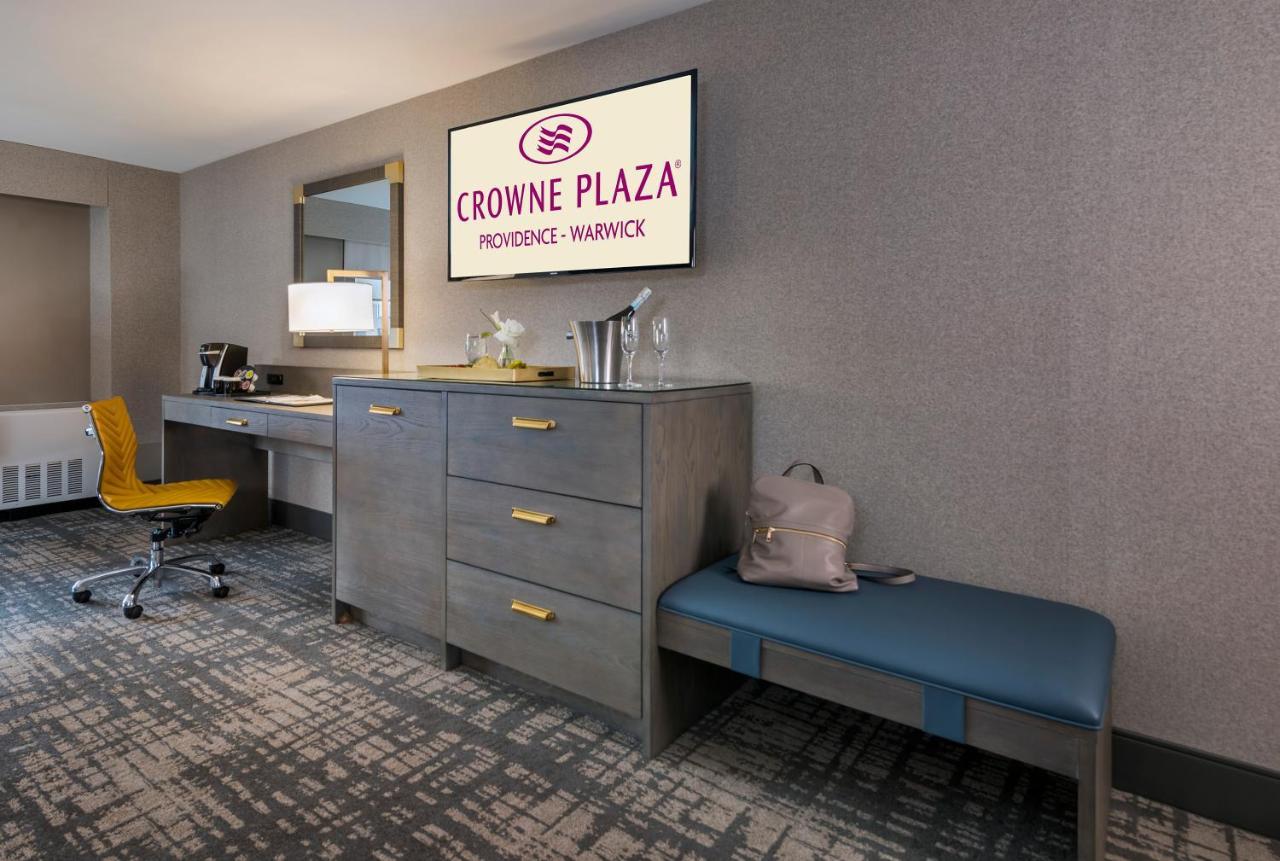 Crowne Plaza Providence-Warwick Hotel Екстериор снимка