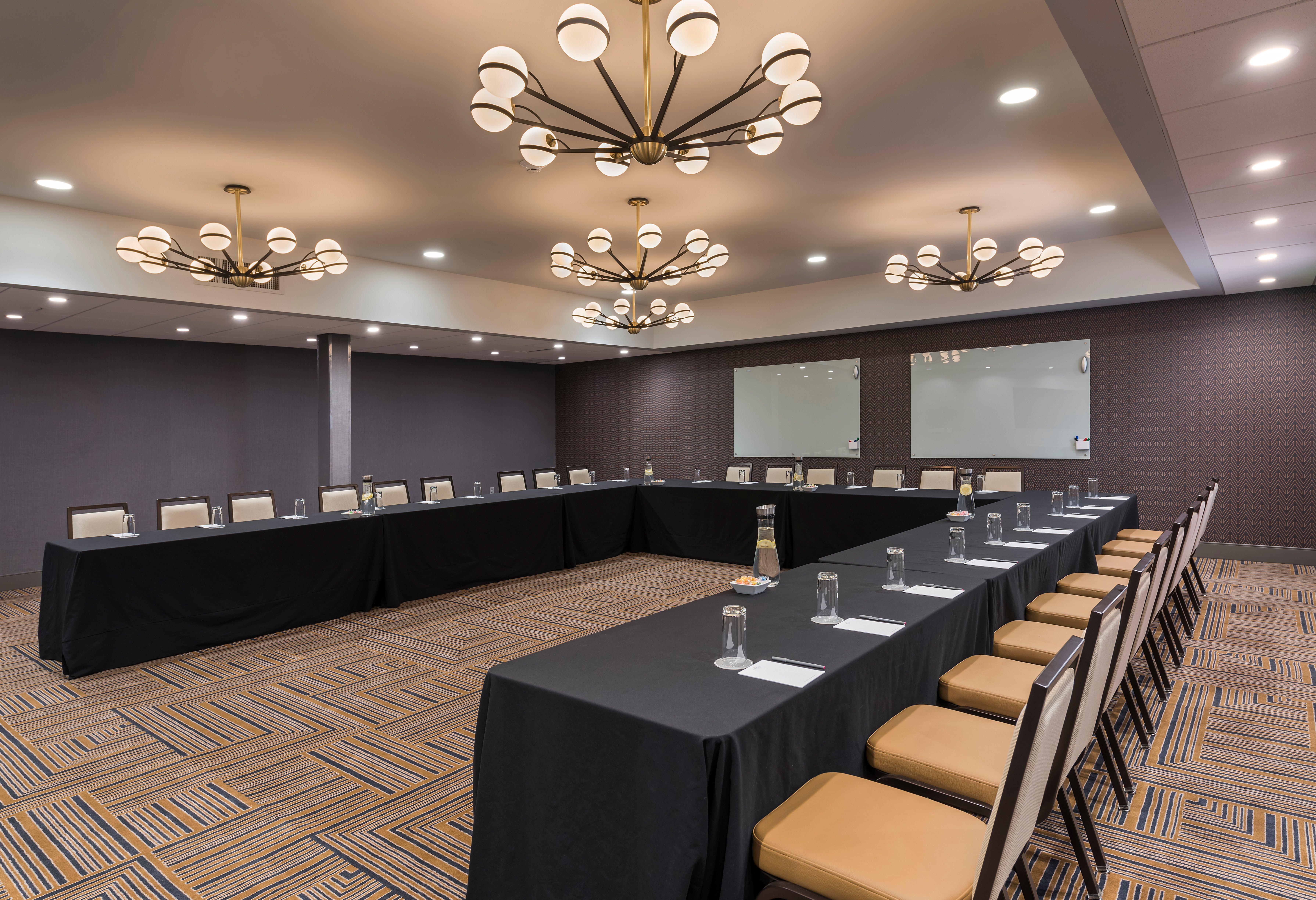 Crowne Plaza Providence-Warwick Hotel Екстериор снимка