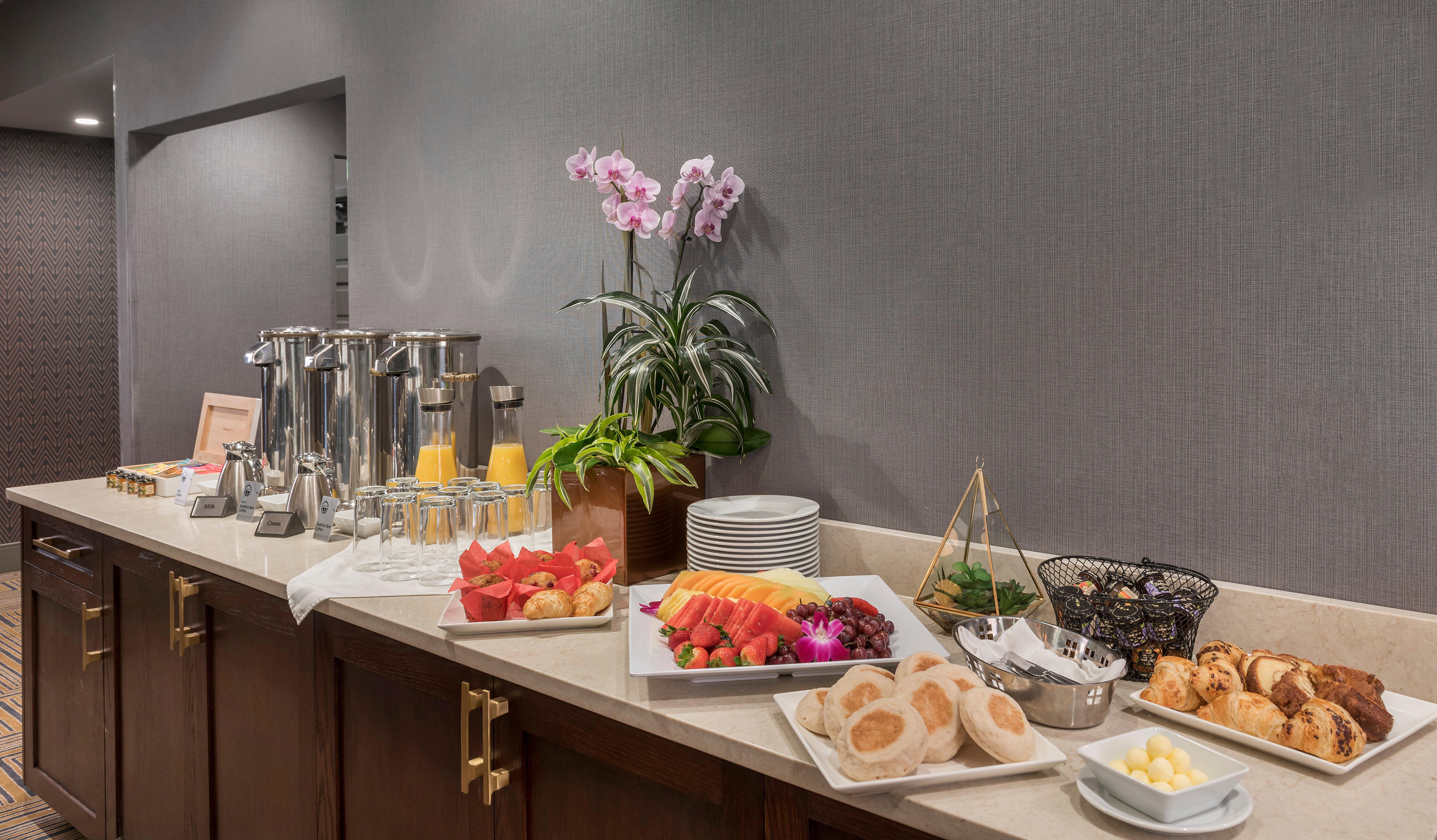 Crowne Plaza Providence-Warwick Hotel Екстериор снимка